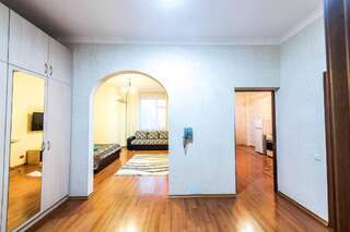 Апартаменты Apartments in the Center on Sarayshyq 34 Нур-Султан Апартаменты с балконом-19